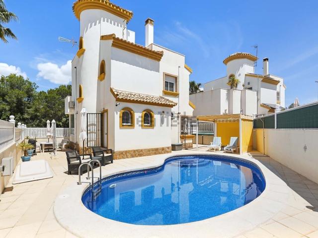 Chalet, Pilar de la Horadada
