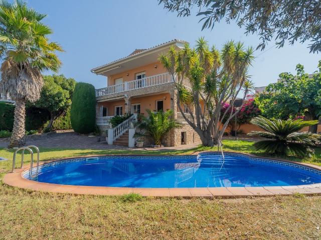 Chalet, Pineda de Mar
