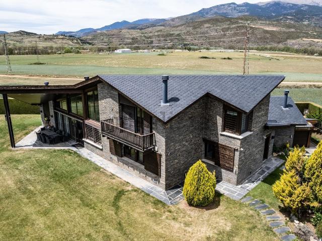 Chalet, Prats i Sansor