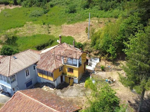 Chalet, Pravia
