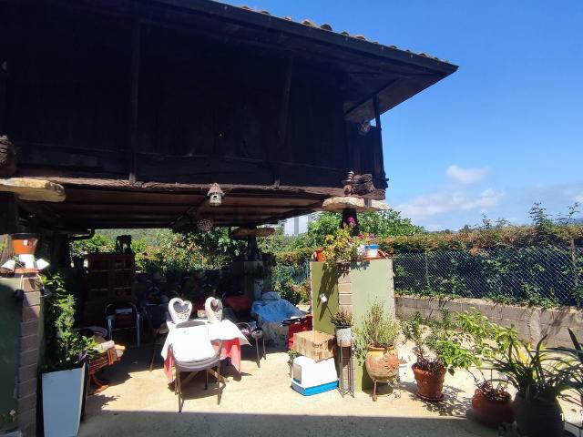 Chalet, Pravia