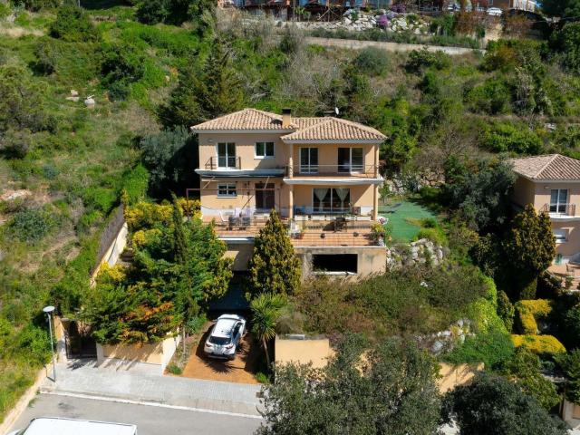 Chalet, Premià de Dalt