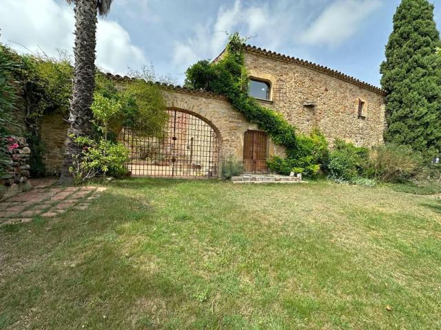 Chalet, Cruílles, Monells i Sant Sadurni de l&apos Heura