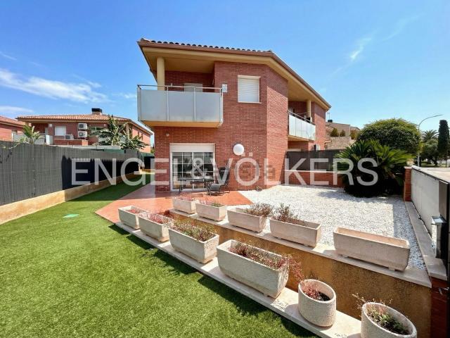 Chalet, Quatre Camins, Cambrils