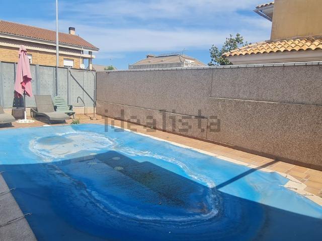 Chalet, R 66, Cáceres