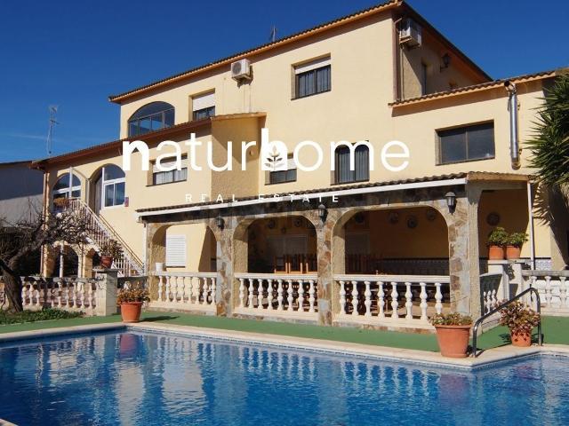 Chalet, Roda de Berà