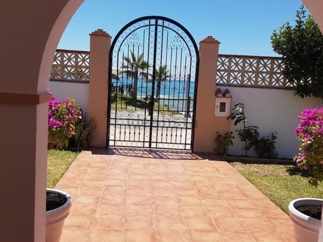Chalet, Romana Playa, Marbella