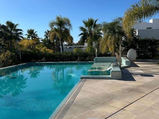 Chalet, Romana Playa, Marbella