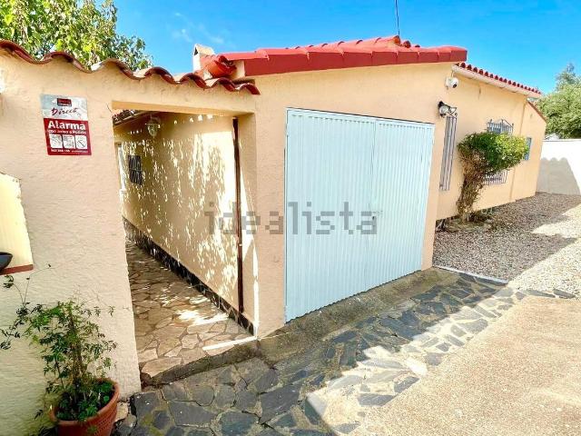 Chalet, Roses