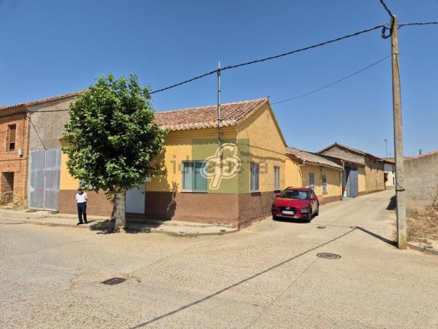 Chalet, Revellinos