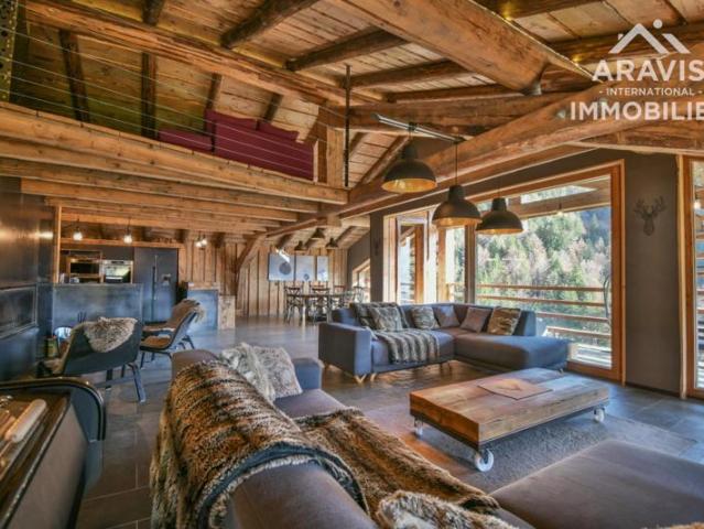 Chalet récent avec prestation haut de gamme