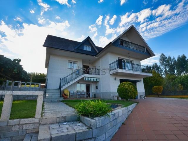 Chalet, Redondela