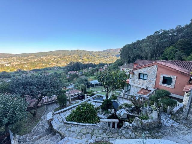 Chalet, Redondela