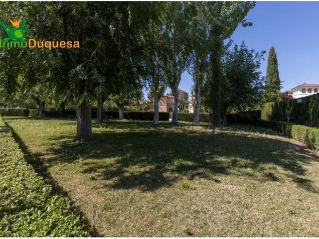 Chalet REFORMADO en Urb. Parque de Cubillas