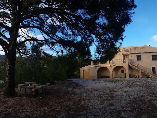 Chalet, Relleu