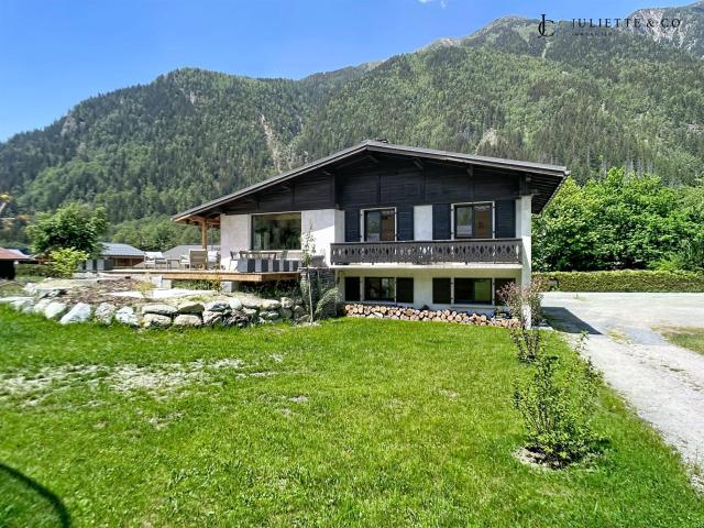 Chalet rénové aux bossons 152m² Chamonix Mont Blanc