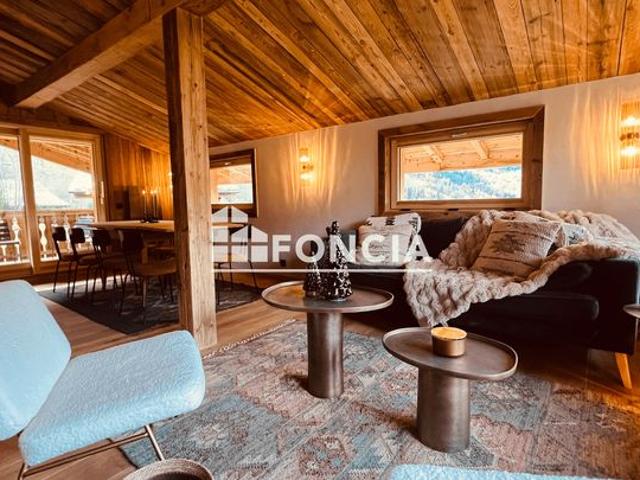 Chalet Rénové Elégance Alpine Proche centre village