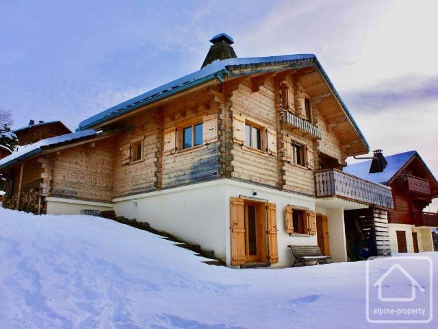 Chalet rénové, 4 chambres, 2 Sdb, vue panoramique, expositi. 102m² Arâches la Frasse Les Carroz d'Arâches