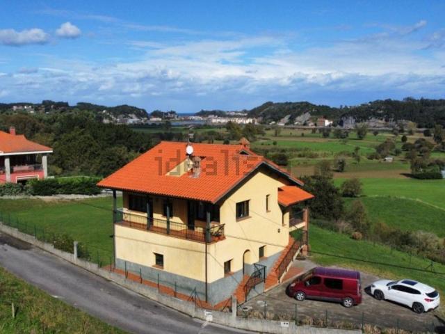 Chalet, Ribadesella