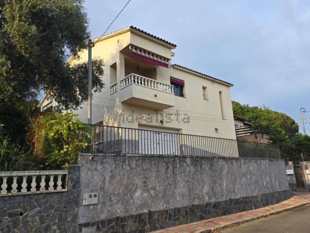 Chalet, Riells i Viabrea
