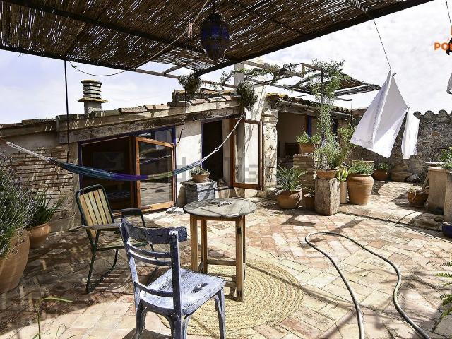 Chalet, Rupiá