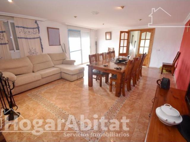 CHALET RÚSTICO CON PISCINA, TERRAZA Y PARKING