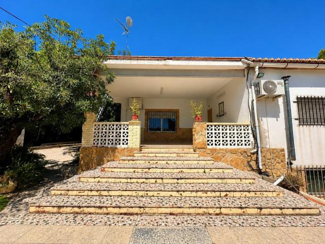 Chalet rústico con piscina en Carlet