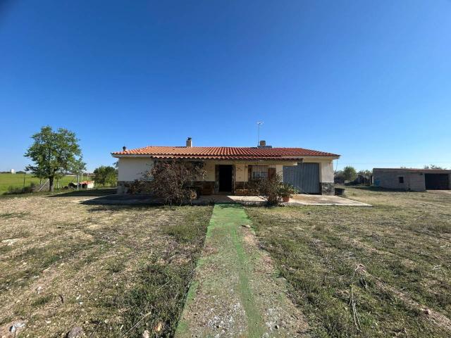 Chalet rustico en venta en Camuñas