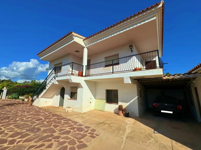 Chalet rustico en venta en Denia