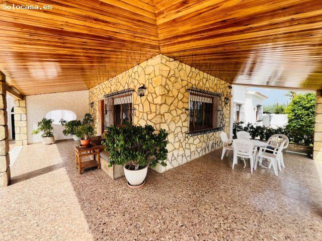 Chalet rústico en Elche, zona Perleta