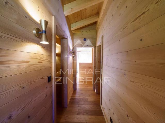 Chalet with 4 rooms for rent in Rougemont 240 m² | dreamo. Ch