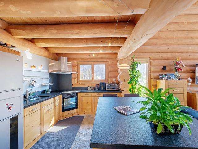 Chalet with 4.5 rooms on sale in Fully 287 m² | dreamo. Ch