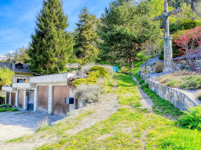 Chalet with 4.5 rooms on sale in Niouc 143 m² | dreamo. Ch