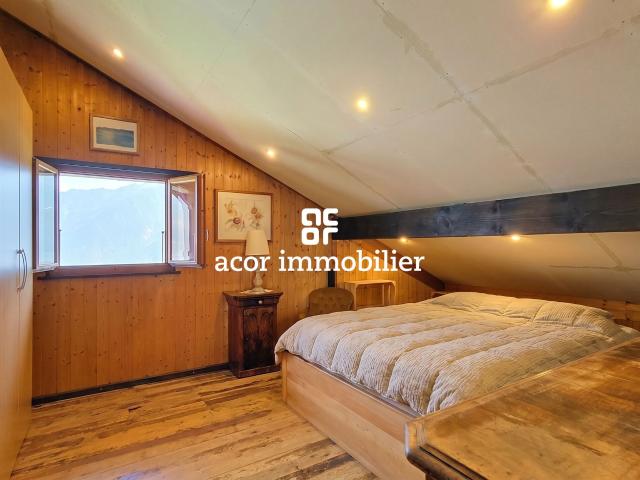 Chalet with 5.5 rooms on sale in Dans les hauts de 189 m² | dreamo. Ch