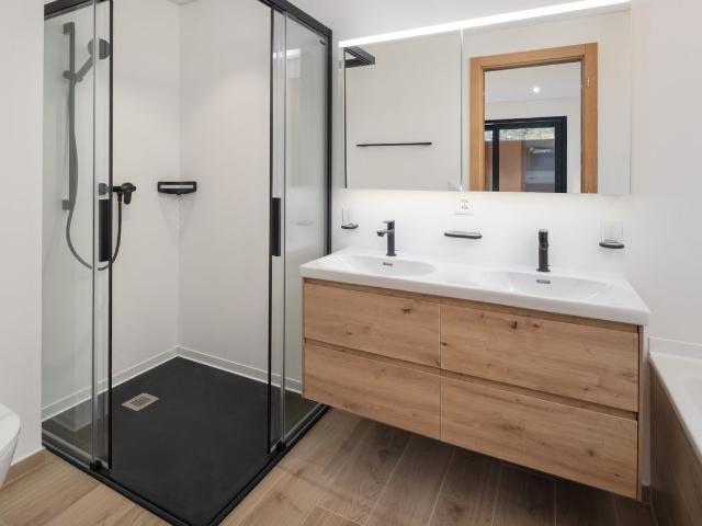 Chalet with 5.5 rooms on sale in Lens 195 m² | dreamo. Ch