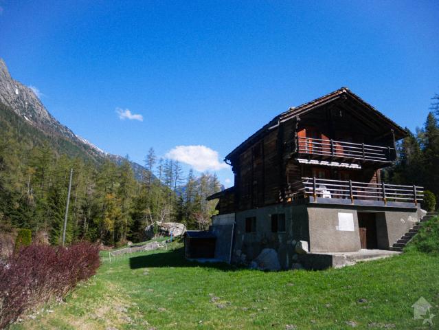 Chalet with 6 rooms on sale in Praz de Fort 110 m² | dreamo. Ch