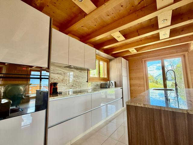 Chalet with 6.5 rooms on sale in quartier résidentiel 408 m² | dreamo. Ch