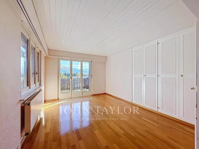 Chalet with 9 rooms on sale in Crans Montana 327 m² | dreamo. Ch