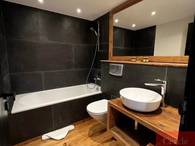 Chalet with 10 rooms on sale in Argentière 390 m² | dreamo. Ch