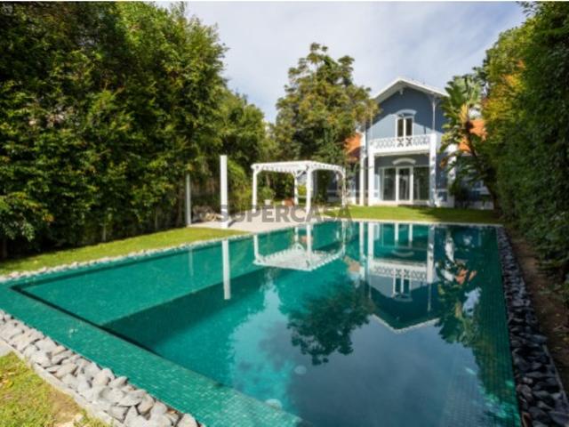 Chalet T7 no Estoril próximo ás praias da linha!