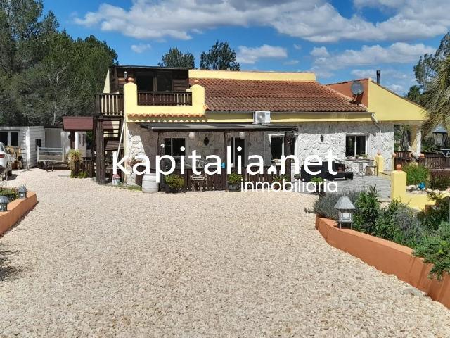 Chalet totalmente reformado en Pla de Corrals/Quatretonda