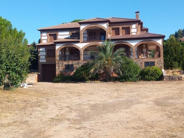 Chalet, Toledo