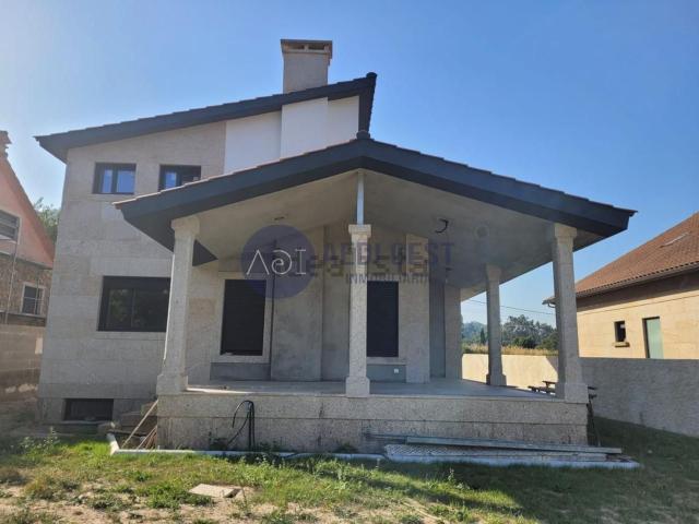 Chalet, Tomiño
