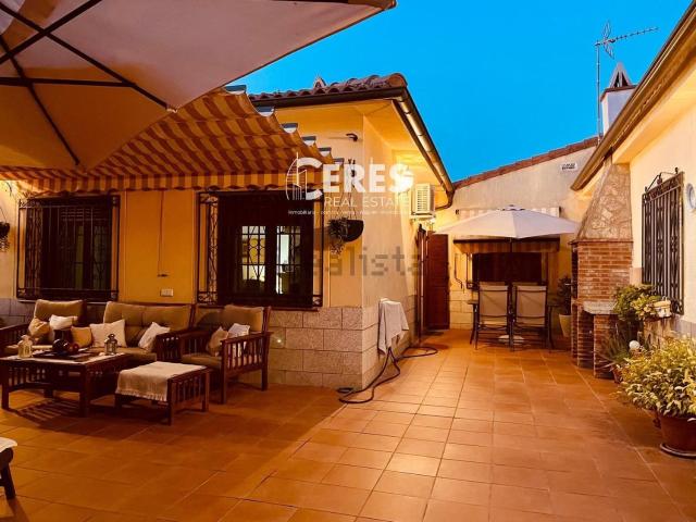 Chalet, Torre de Santa Maria
