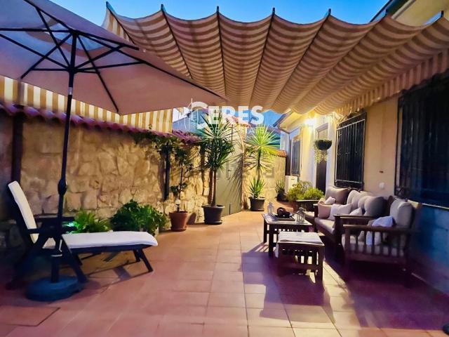 Chalet, Torre de Santa Maria