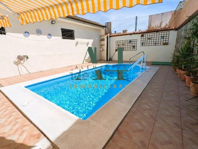 Chalet, Torre de Santa Maria