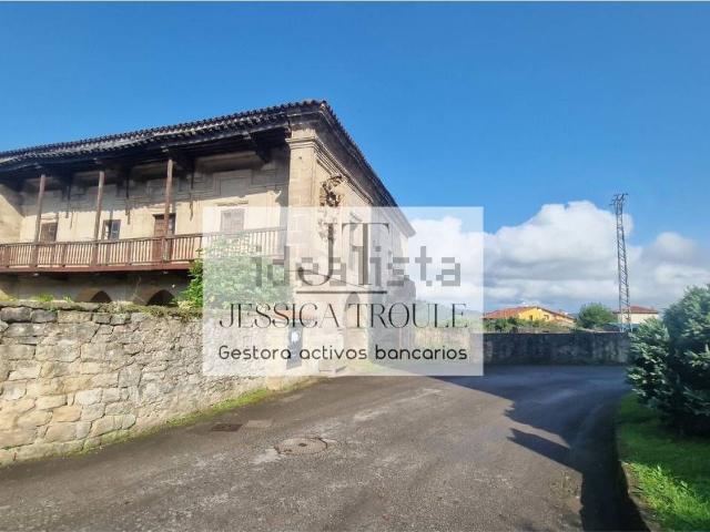 Chalet, Torrelavega