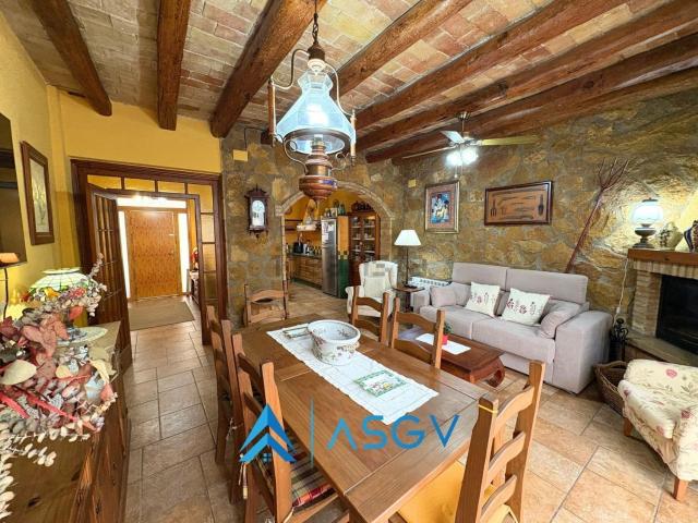 Chalet, Torrelavit