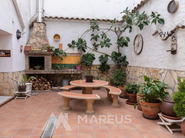 Chalet, Torrelavit