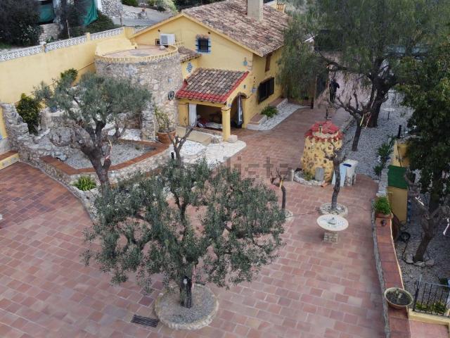 Chalet, Tarbena